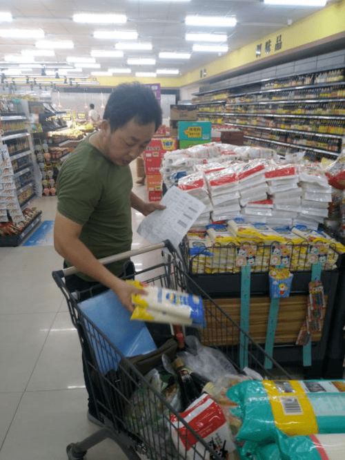 五河縣市場監(jiān)督管理局組織開展預(yù)包裝及散裝食品安全專項監(jiān)督抽檢工作